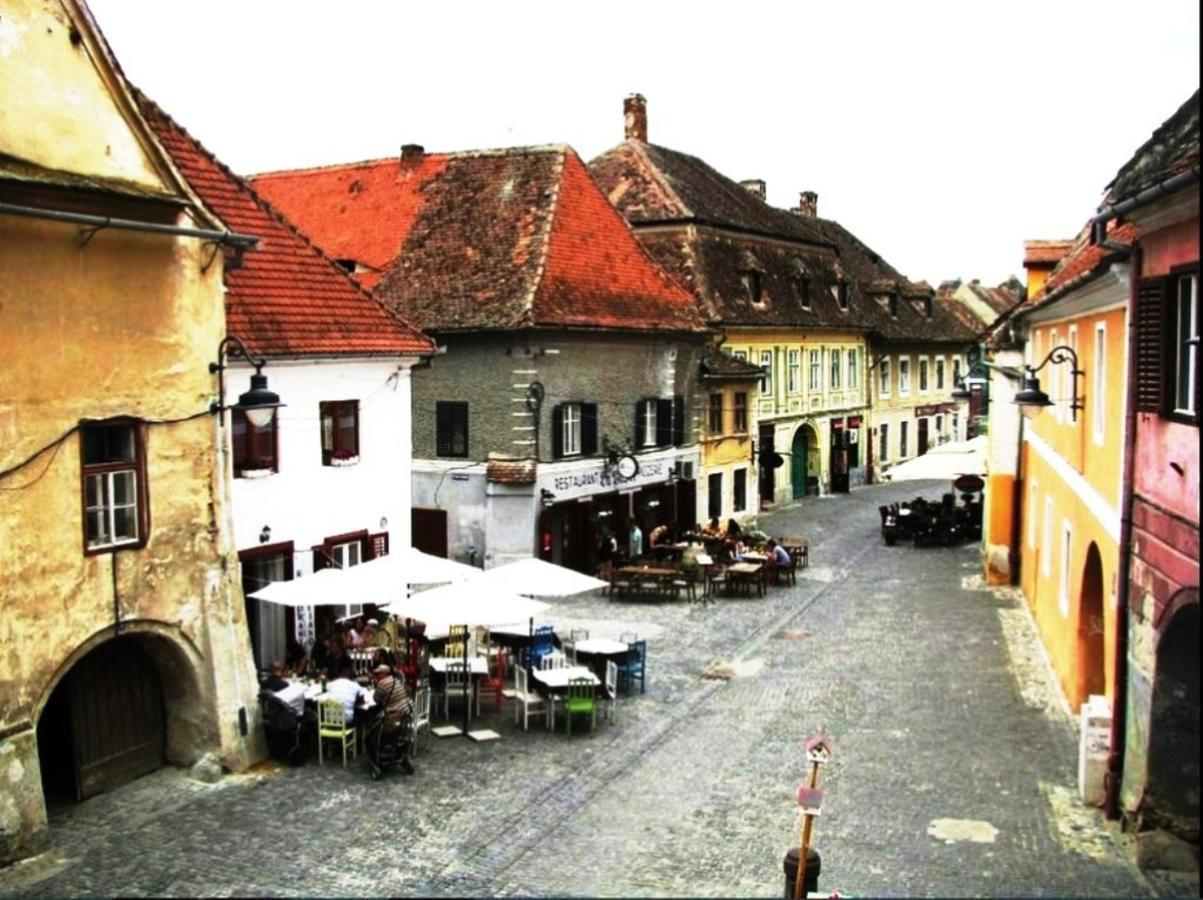 Crown Jewels Centre Sibiu Appartement Buitenkant foto