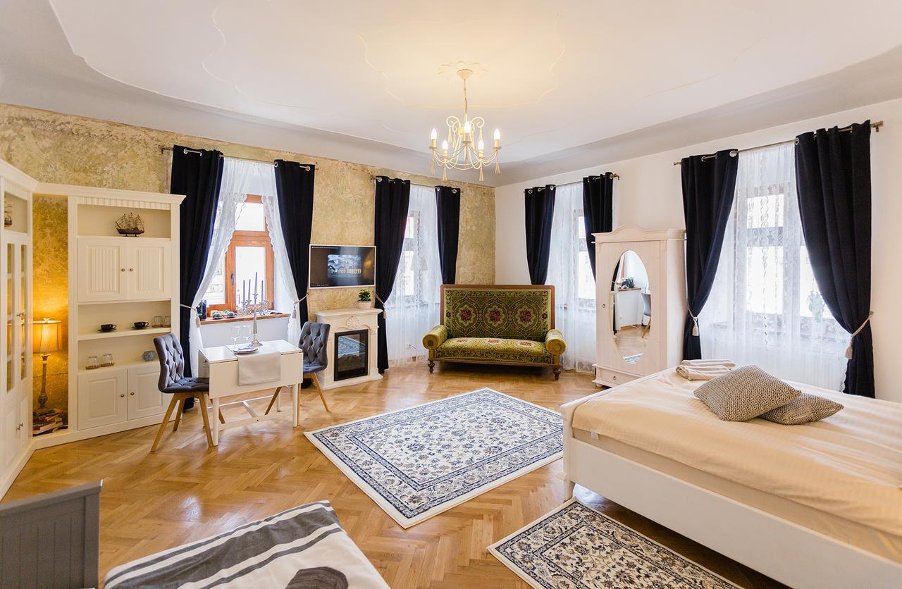 Crown Jewels Centre Sibiu Appartement Buitenkant foto