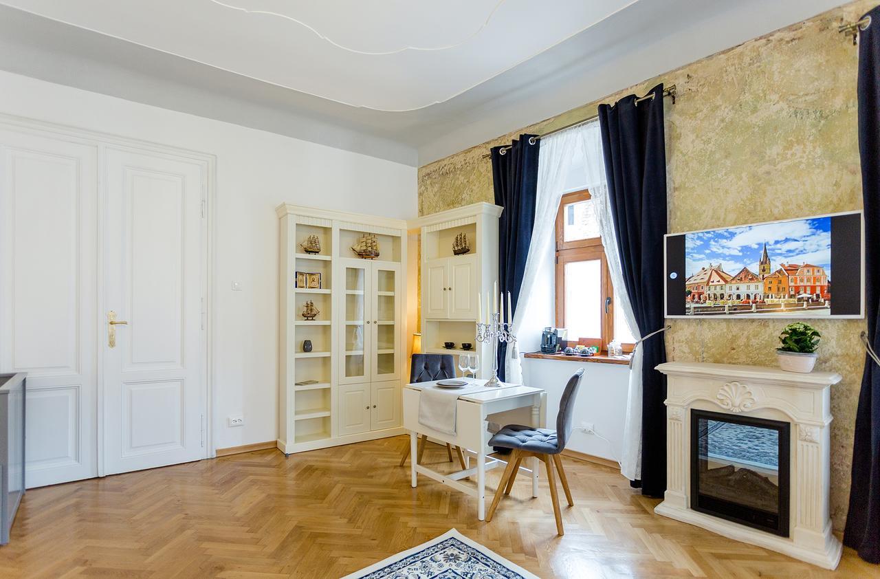 Crown Jewels Centre Sibiu Appartement Buitenkant foto