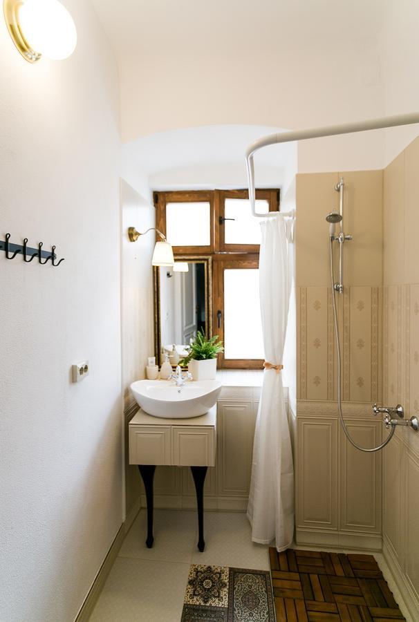 Crown Jewels Centre Sibiu Appartement Buitenkant foto