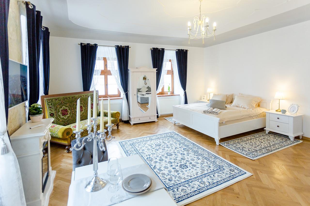 Crown Jewels Centre Sibiu Appartement Buitenkant foto
