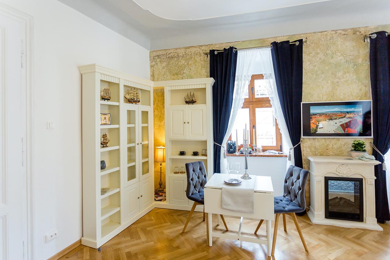 Crown Jewels Centre Sibiu Appartement Buitenkant foto