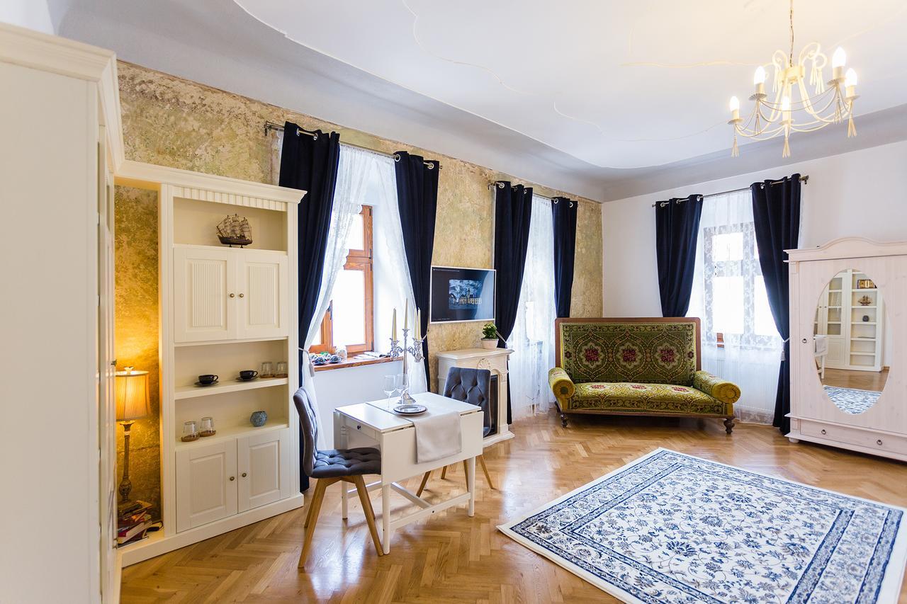 Crown Jewels Centre Sibiu Appartement Buitenkant foto